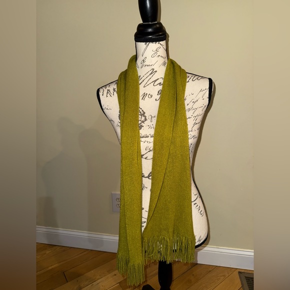 Elegant Olive Green Scarf - Picture 1 of 4